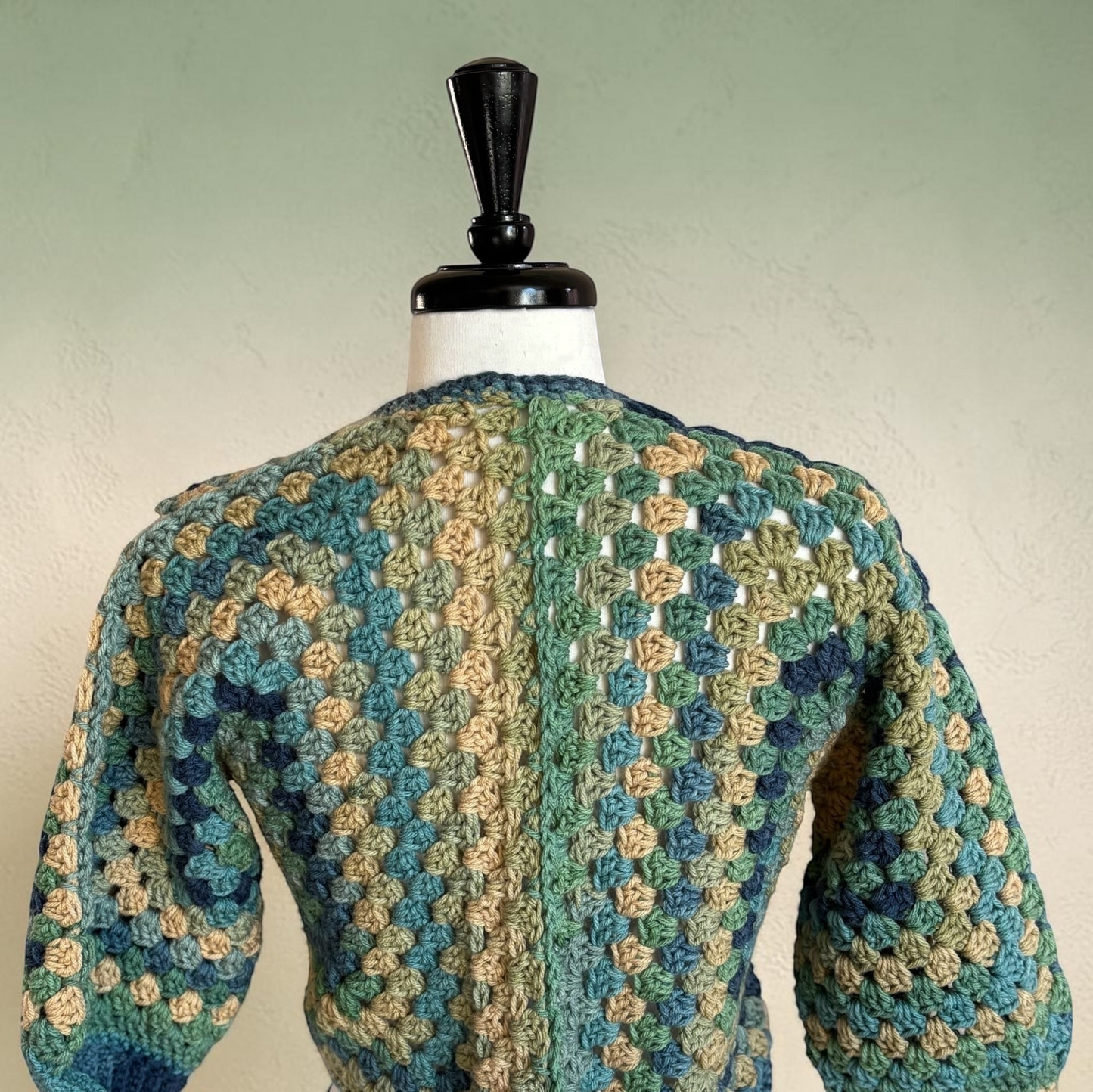 Sutherland Granny Cropped Cardigan - Small